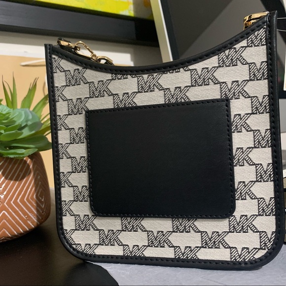 MICHAEL KORS BRILEY SMALL MESSENGER CROSSBODY BAG MK BLACK MULTI LOGO - Picture 8 of 8